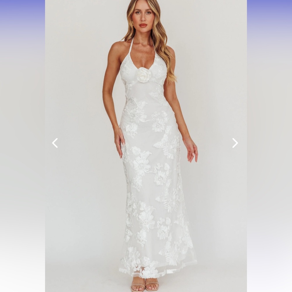 Selfie Leslie White Floral Lace Maxi Halter Dress